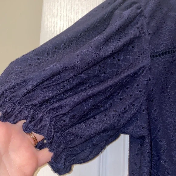 W5 Women’s Navy Blouse - Picture 3 of 5